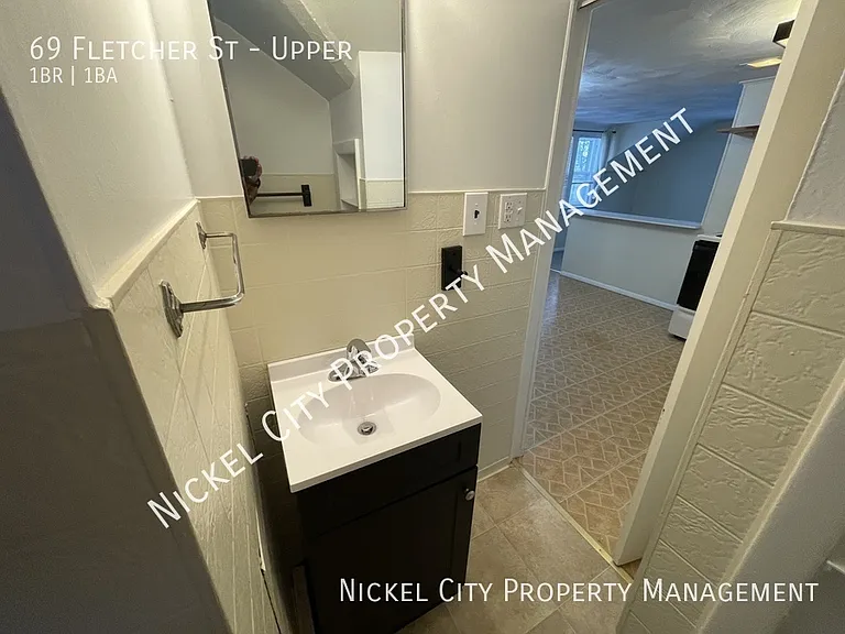69 Fletcher St #UPPER — Photo 2