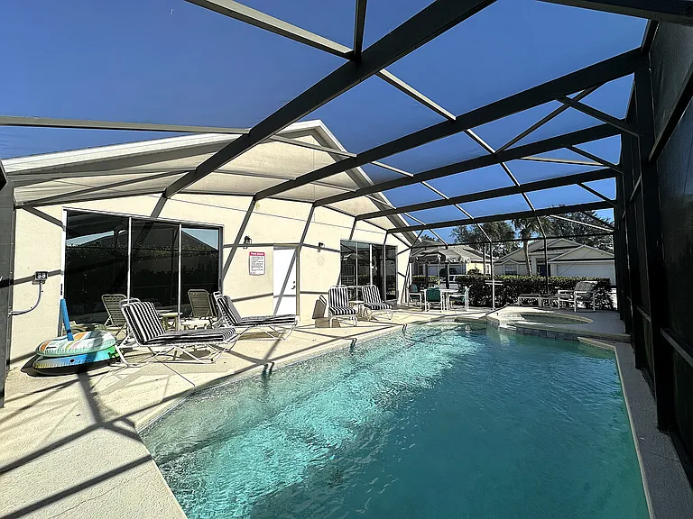 16724 Rolling Green Dr — Photo 52
