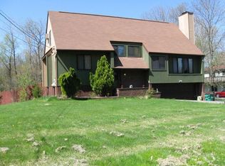 51 Lawrence Rd, Hyde Park, NY 12538