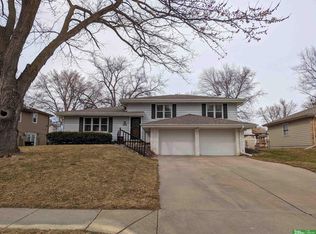 9820 Taylor St, Omaha, NE 68134