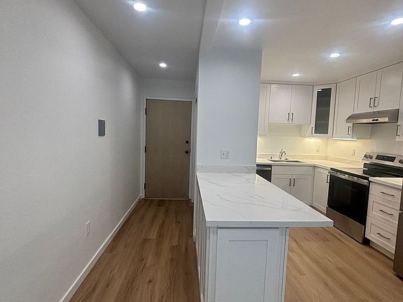 3rd image of 440 Arguello Blvd APT 4