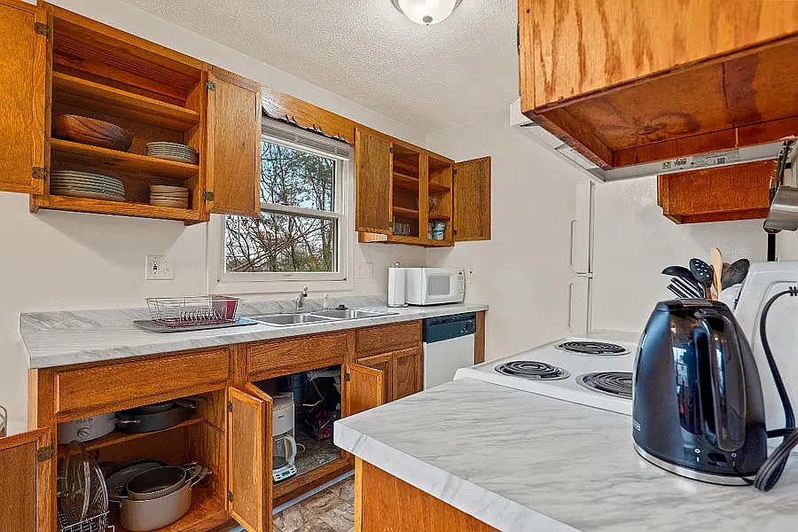 2 bed, 875 sqft, $1,800 — Photo 2