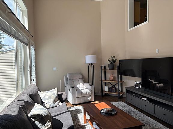 4th image of 158 E Everhollow Hts SW