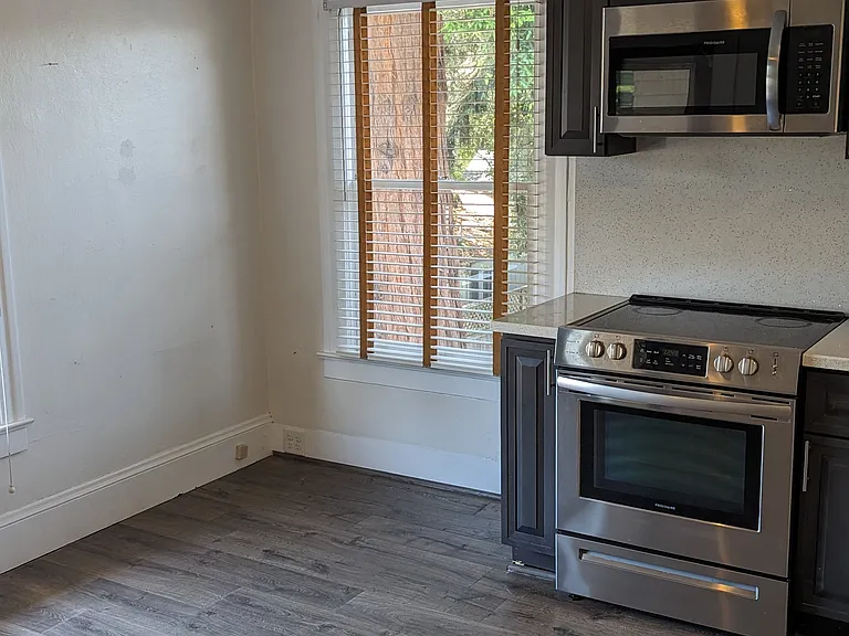 1285 Morgan St #4 — Photo 3