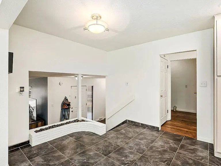 15 16th Ave S — Photo 10