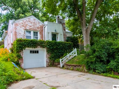 5802 Pacific St, Omaha, NE, 68106