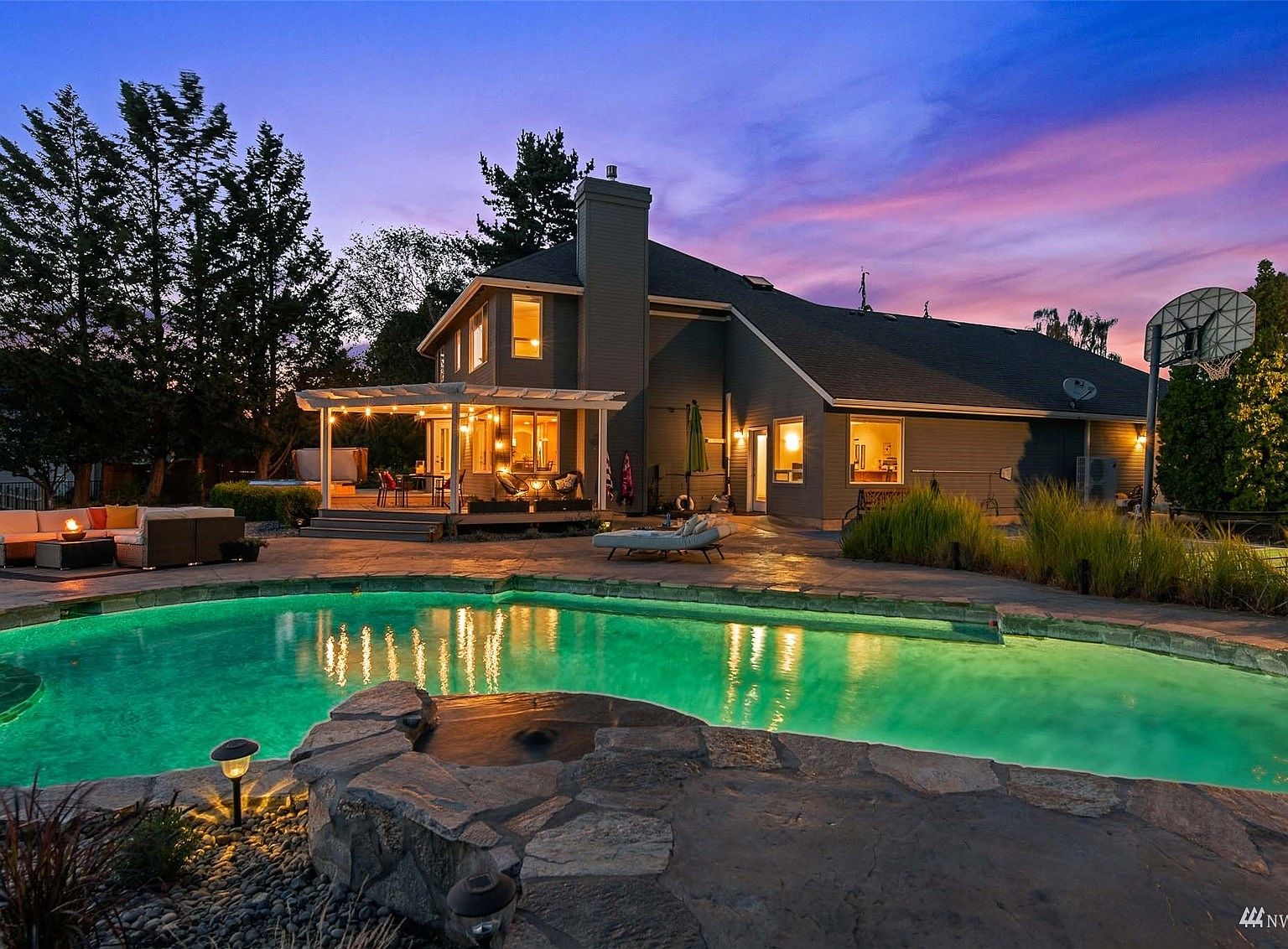 2290 Grand Avenue, East Wenatchee, WA 98802 Zillow