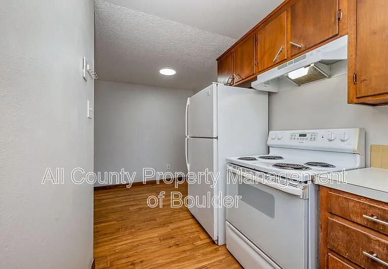 1353 Coffman St #12 — Photo 8