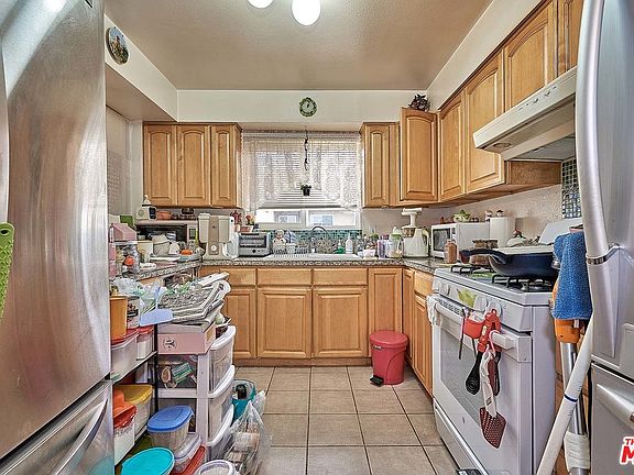 3rd image of 981 S Saint Andrews Pl APT 201