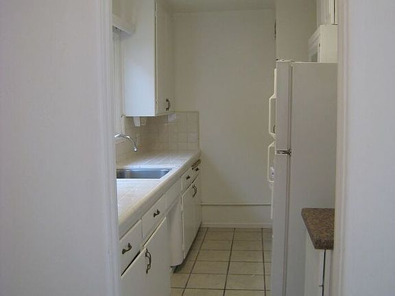 5th image of 4576 35th St
