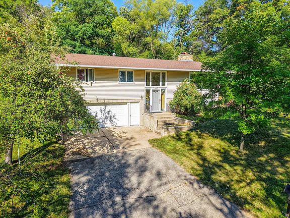 5th image of 359 Riverview Heights Dr NE
