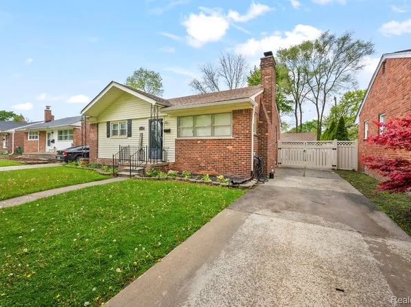 1906 Carlysle St, Dearborn, MI 48124