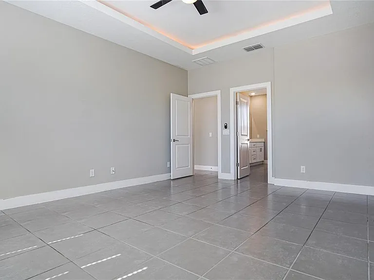210 Goldenrod Ln — Photo 10