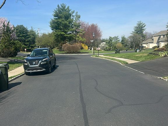 5th image of 450 Scott Ct