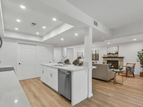 11 Park Place Ct, Sacramento, CA 95831