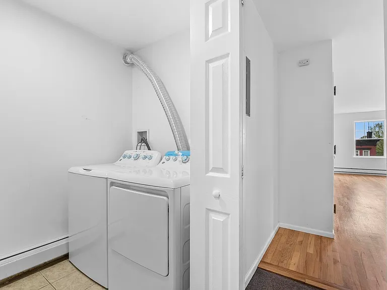 282 Saint Pauls Ave #2 — Photo 3