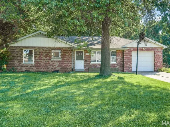 6104 W Washington St, Belleville, IL 62223