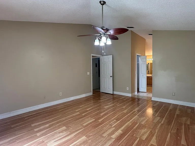 487 Carrigan Ave — Photo 38