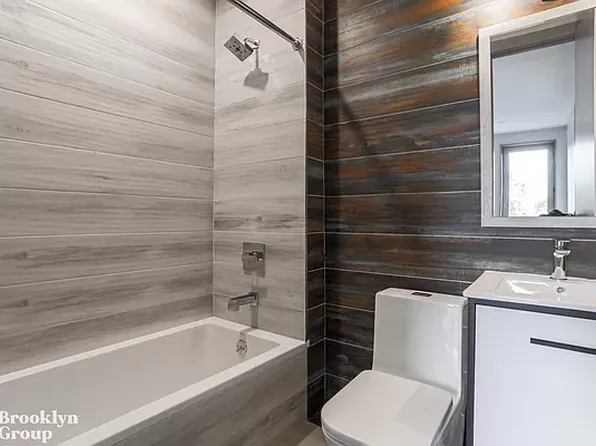 1896 De Kalb Avenue image 11 of 14