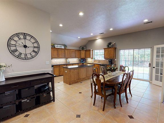 3rd image of 157 Norwood Dr