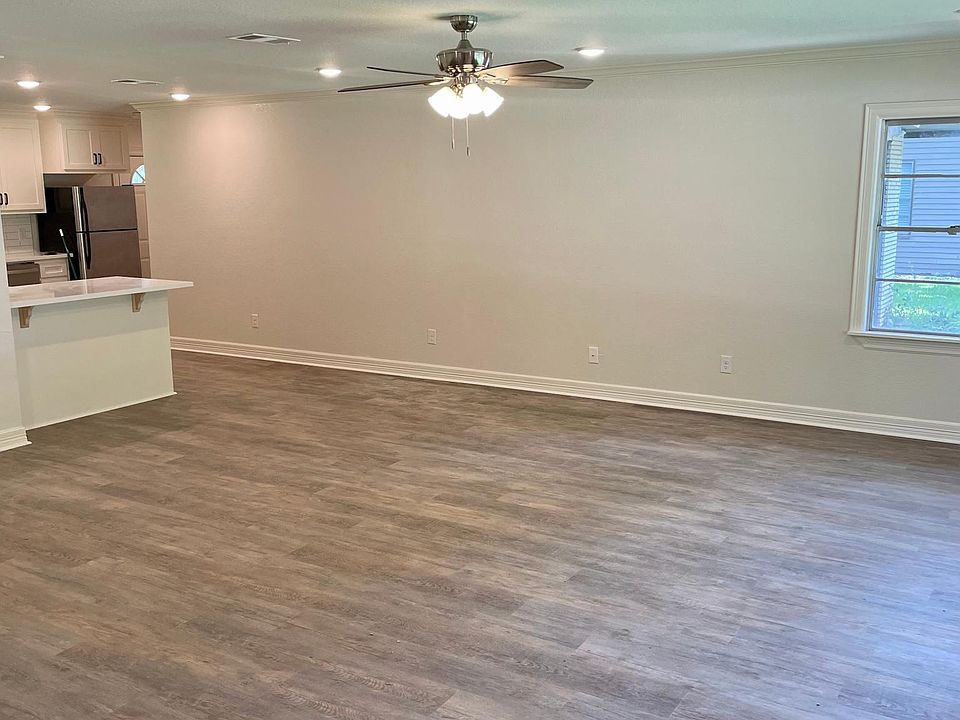 161 Oak Dr, Lake Jackson, TX 77566 Zillow