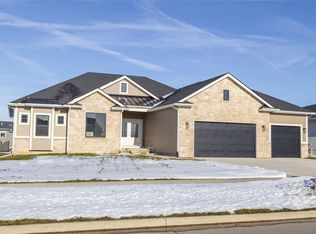 135 NW Alderleaf Dr, Waukee, IA 50263