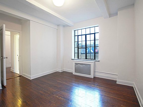 3rd image of 433 W 21st St #_7f