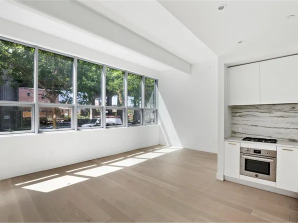 338 Berry Street image 1 of 6