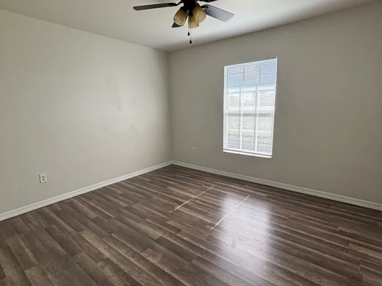 2034 NE 8th Pl — Photo 7