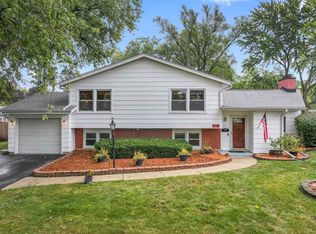 3206 Kingfisher Ct, Rolling Meadows, IL 60008