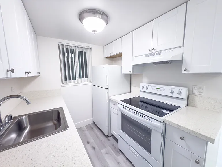 The Palms Apartments — Photo 34