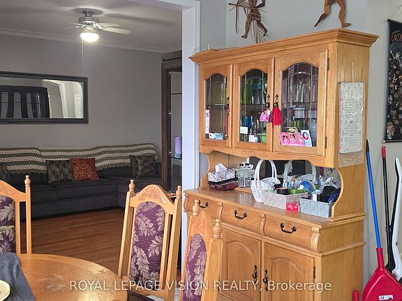 3rd image of 13 Antelope Dr