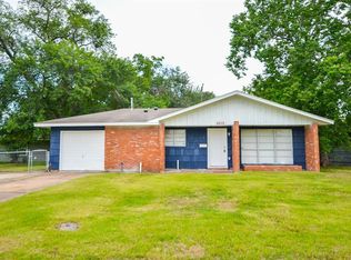 9015 Vinearbor St, Houston, TX 77033