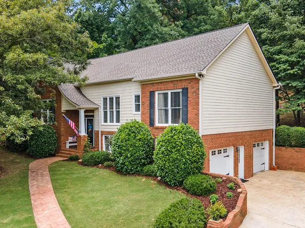 217 Chestnut Forest Dr, Helena, AL 35080