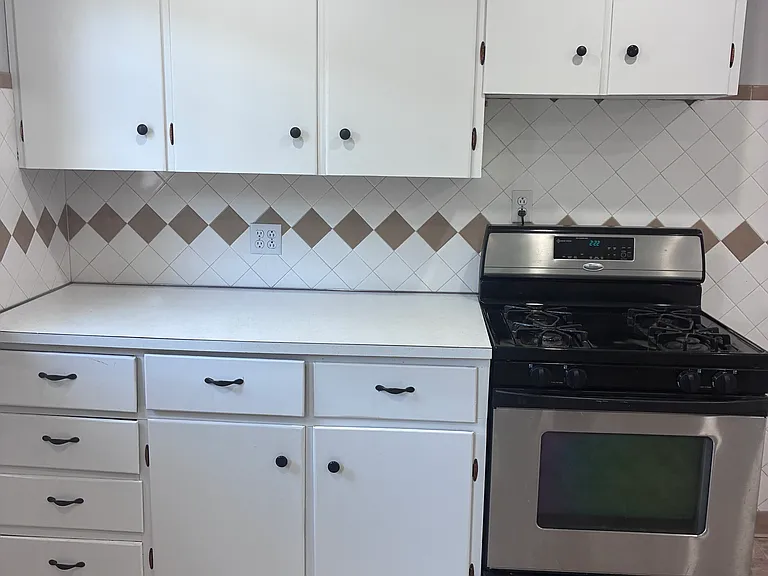 16 Greeley St #2 — Photo 5