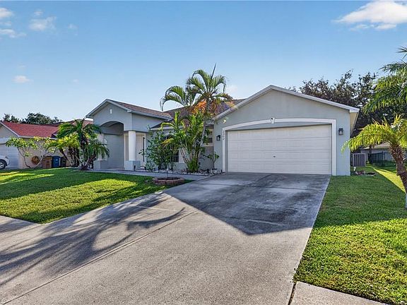 3rd image of 2502 Nature Pointe LOOP