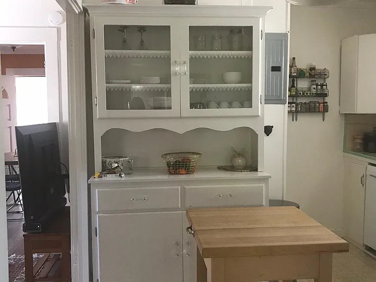 2716 Jefferson Ave — Photo 2