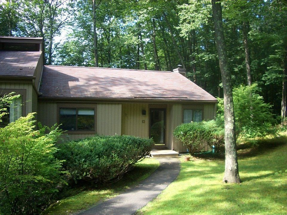 For Sale: 1 Shagbark Lane, Woodbury, CT 06798