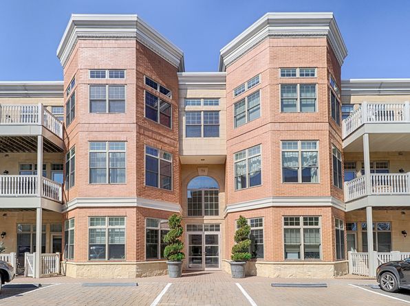75 Stone Ridge Way #1D