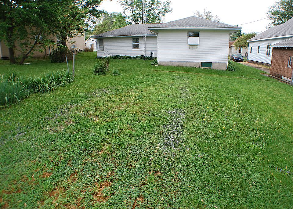 2nd image of 407 E Edgar St