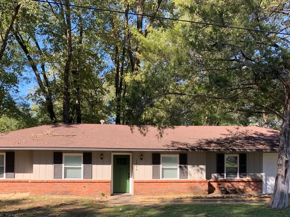 1006 Dogwood St, Clinton, MS 39056