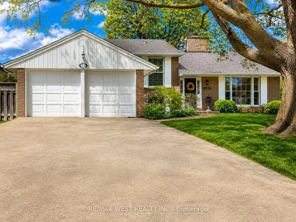 73 Ravensbourne Cres, Toronto, ON M9A 2B1