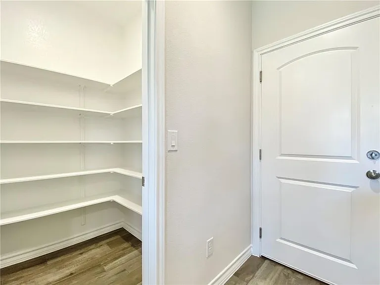 208 Caisson Trl — Photo 17