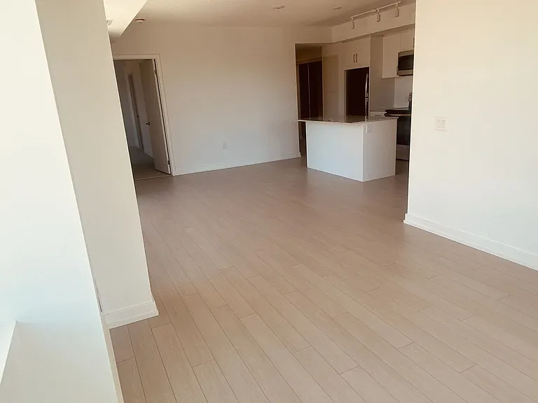 4010 Eglinton Ave W #331 — Photo 32