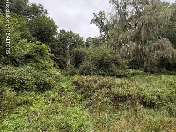 2905 S Canal Rd, Eaton Rapids, MI 48827