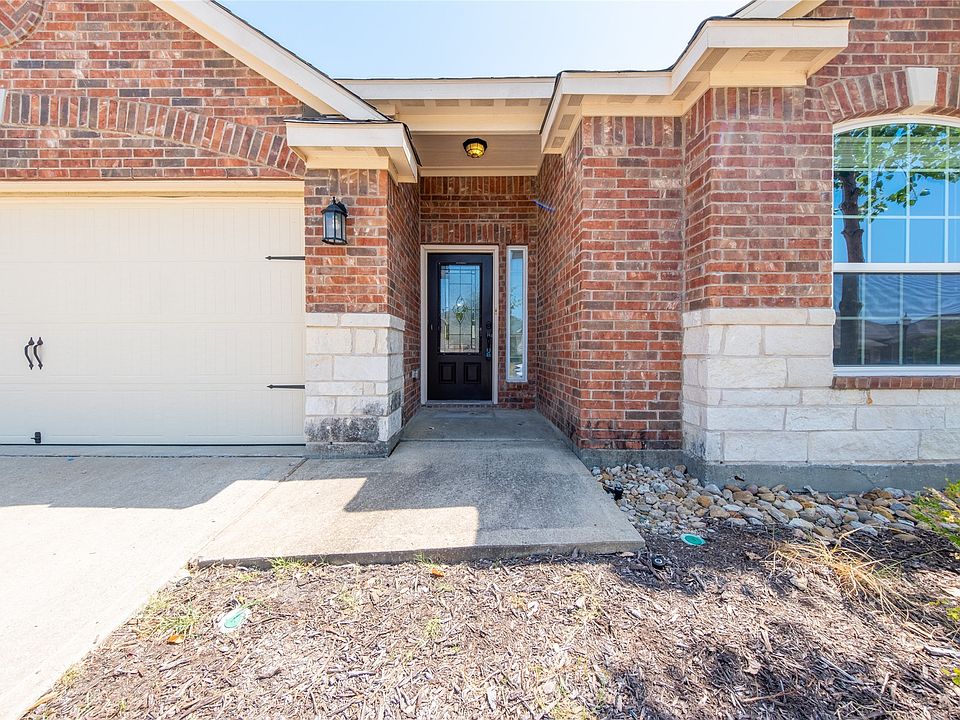 1st image of 421 Winchester Dr