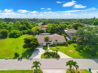 4010 Country View Dr, Sarasota, FL 34233