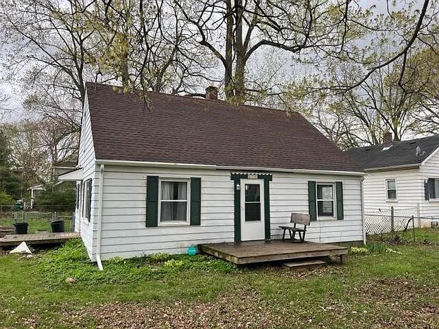 4 bed, 1.5 bath, 1500 sqft, $1,850 — Photo 2