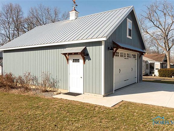 2nd image of 84 N Perryview Dr