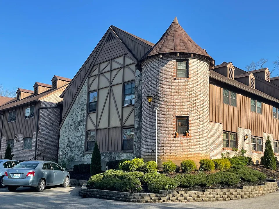 221 N Clifton Ave #25